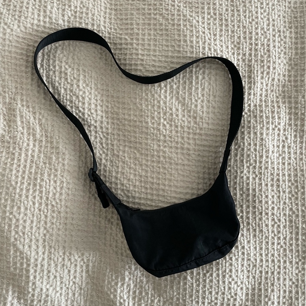 BAGGU Mini Crescent Bag
